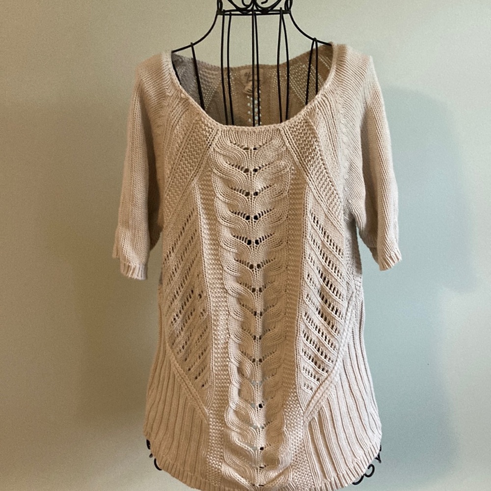 Cream short sleeve sweater